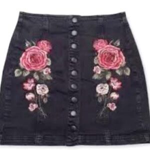 Kendall & Kylie Embroidered Denim Mini Skirt